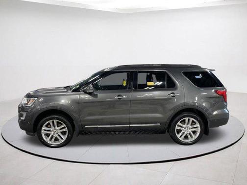 White Platinum Metallic Tri-Coat 2017 Ford Explorer Limited
