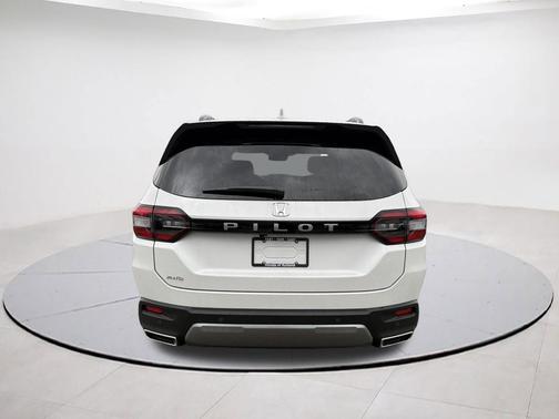 Platinum White Pearl 2026 Honda Pilot EX-L