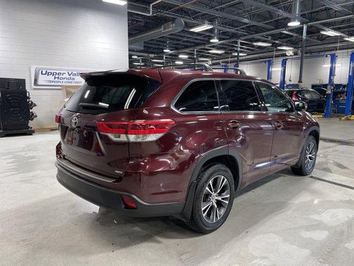 2018 Toyota Highlander LE