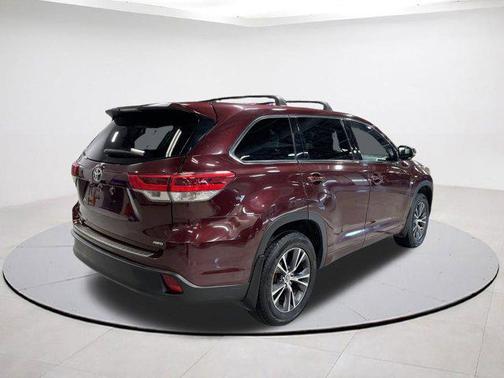 2018 Toyota Highlander LE