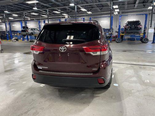 2018 Toyota Highlander LE