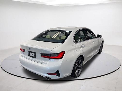 Mineral White Metallic 2020 BMW 330 xDrive