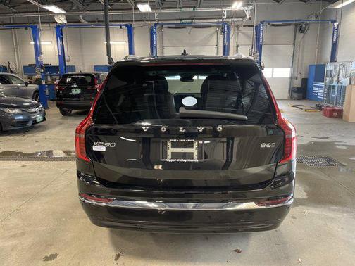 2025 Volvo XC90 B6 Plus 7-Seater
