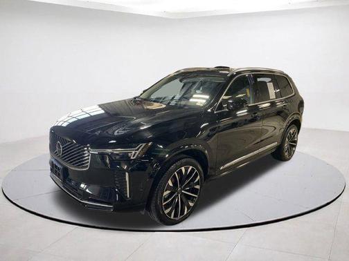 2025 Volvo XC90 B6 Plus 7-Seater
