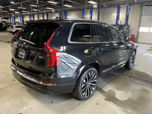 2025 Volvo XC90 B6 Plus 7-Seater