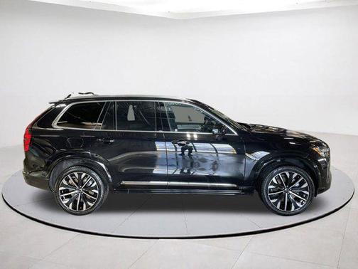 2025 Volvo XC90 B6 Plus 7-Seater
