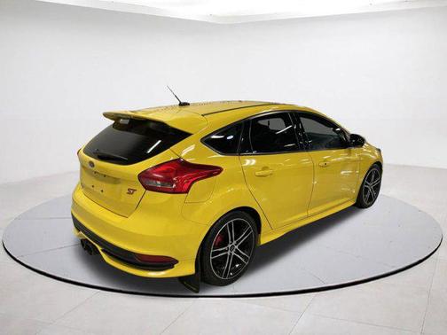 2018 Ford Focus ST