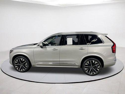 2025 Volvo XC90 B6 Plus 7-Seater