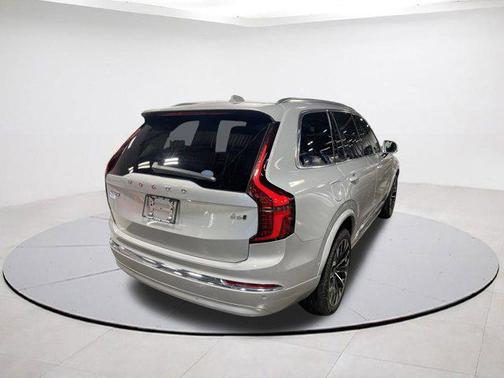 2025 Volvo XC90 B6 Plus 7-Seater