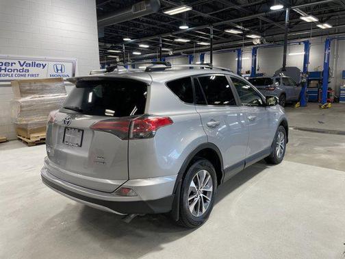 2017 Toyota RAV4 Hybrid SE