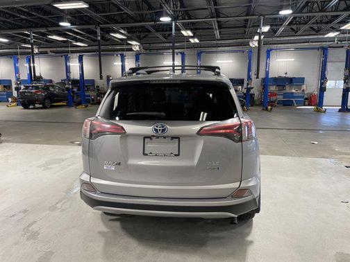 2017 Toyota RAV4 Hybrid SE