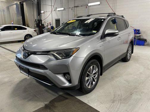 2017 Toyota RAV4 Hybrid SE