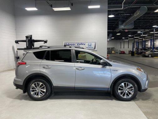 2017 Toyota RAV4 Hybrid SE