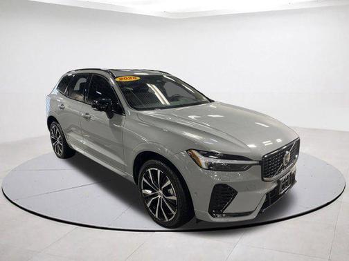 2025 Volvo XC60 B5 Plus