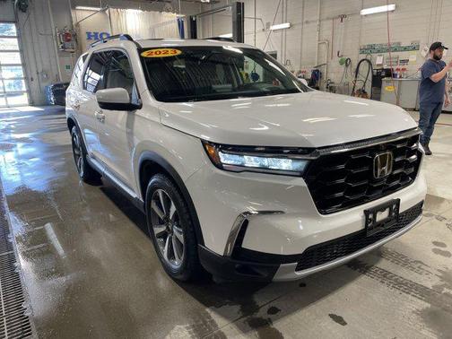 Platinum White Pearl 2023 Honda Pilot AWD Elite