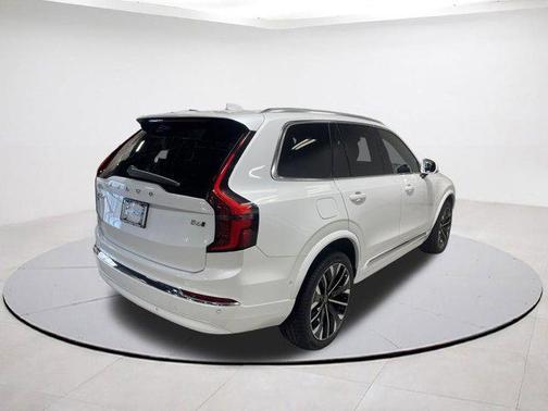 2025 Volvo XC90 B6 Plus 7-Seater