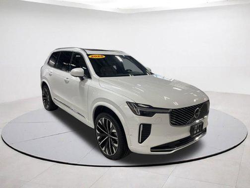 2025 Volvo XC90 B6 Plus 7-Seater