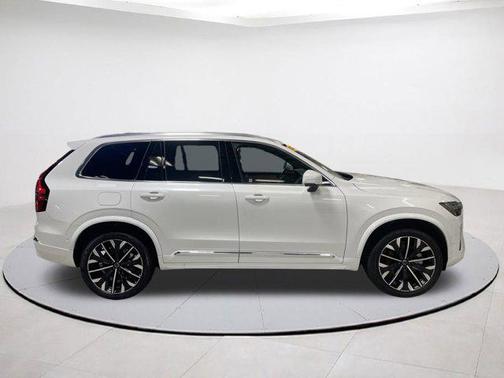 2025 Volvo XC90 B6 Plus 7-Seater
