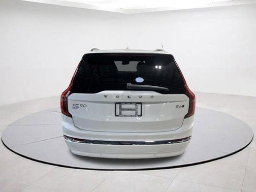 2025 Volvo XC90 B6 Plus 7-Seater