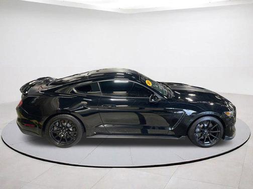 2017 Ford Shelby GT350 Base