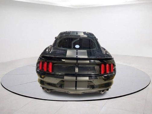 2017 Ford Shelby GT350 Base