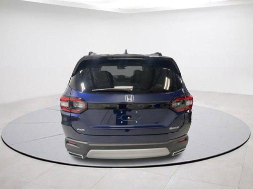 2025 Honda Pilot Touring 8-Passenger