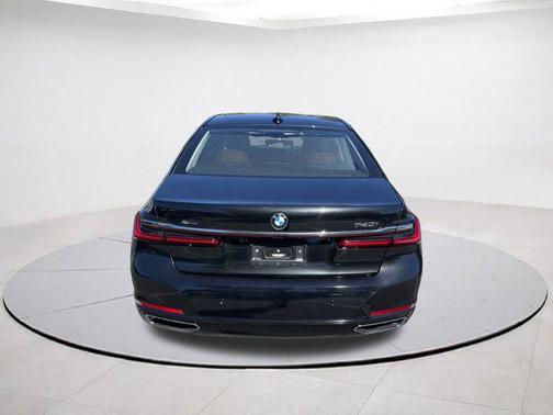 2022 BMW 740 i xDrive