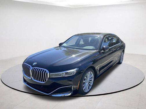 2022 BMW 740 i xDrive