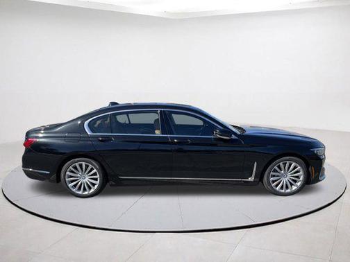 2022 BMW 740 i xDrive