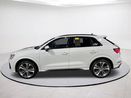 Glacier White Metallic 2022 Audi Q3 45 S line Premium Plus