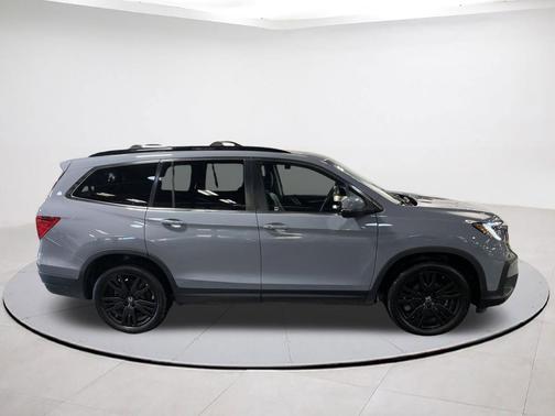 Sonic Gray Pearl 2022 Honda Pilot AWD Special Edition