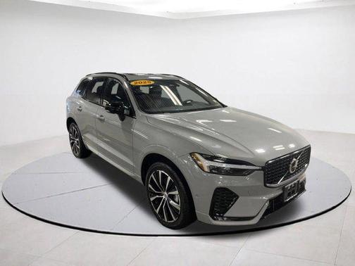 2025 Volvo XC60 B5 Plus