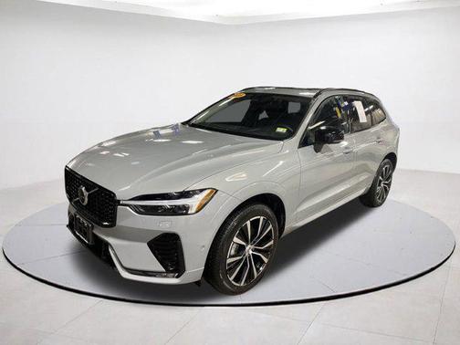 2025 Volvo XC60 B5 Plus