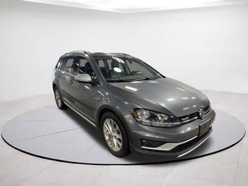 Platinum Gray Metallic 2019 Volkswagen Golf Alltrack TSI SE