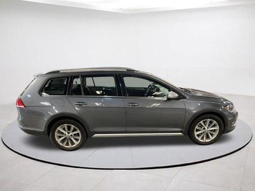 Platinum Gray Metallic 2019 Volkswagen Golf Alltrack TSI SE