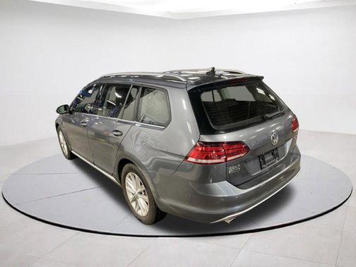 Platinum Gray Metallic 2019 Volkswagen Golf Alltrack TSI SE