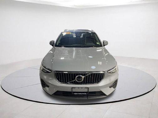 2025 Volvo XC40 B5 Plus Bright Theme