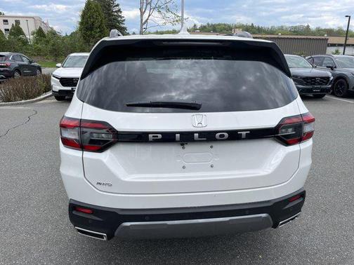 Platinum White Pearl 2026 Honda Pilot EX-L