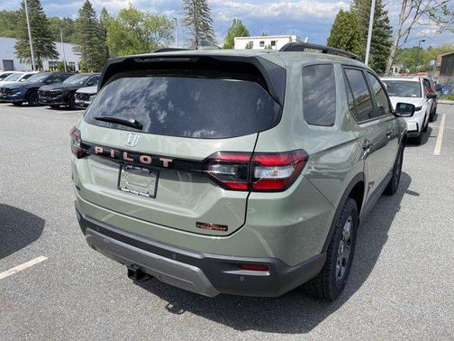 Ash Green Metallic 2026 Honda Pilot TrailSport