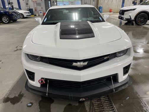 Summit White 2014 Chevrolet Camaro ZL1