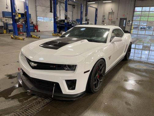 Summit White 2014 Chevrolet Camaro ZL1