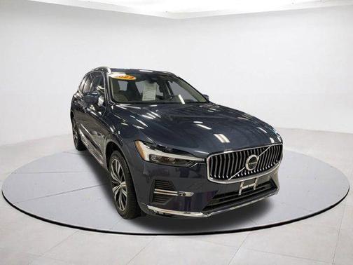 2022 Volvo XC60 B5 Inscription