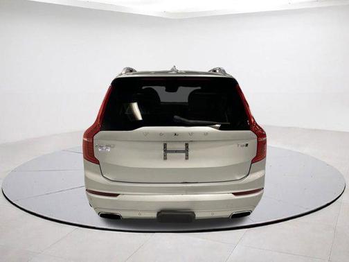 2016 Volvo XC90 T6 Momentum