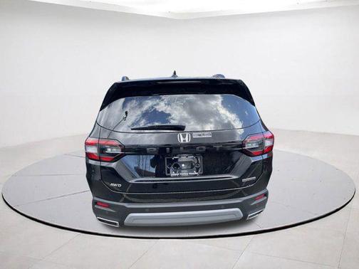 2025 Honda Pilot Touring 8-Passenger