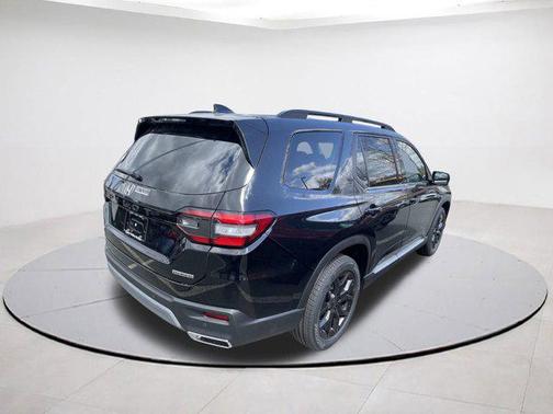 2025 Honda Pilot Touring 8-Passenger