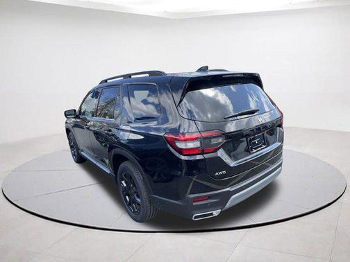 2025 Honda Pilot Touring 8-Passenger