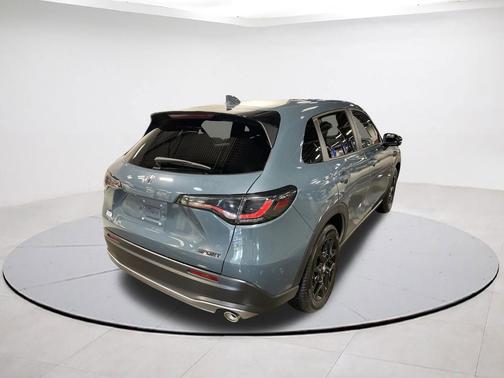 Pearl 2024 Honda HR-V AWD Sport