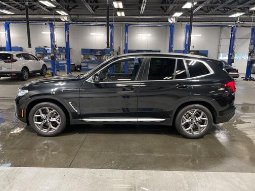 Black Sapphire Metallic 2023 BMW X3 xDrive30i