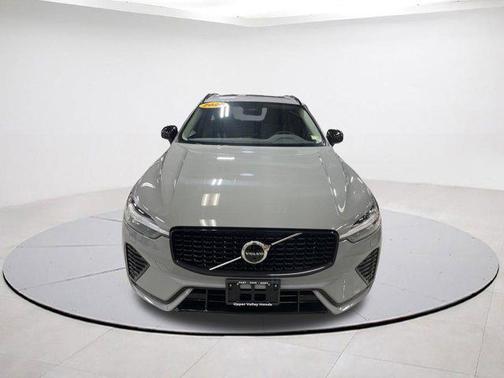 2025 Volvo XC60 B5 Plus