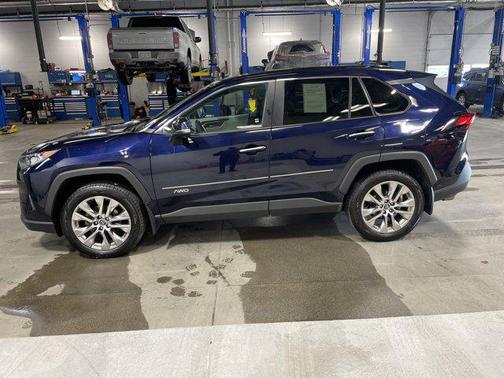 2020 Toyota RAV4 XLE Premium